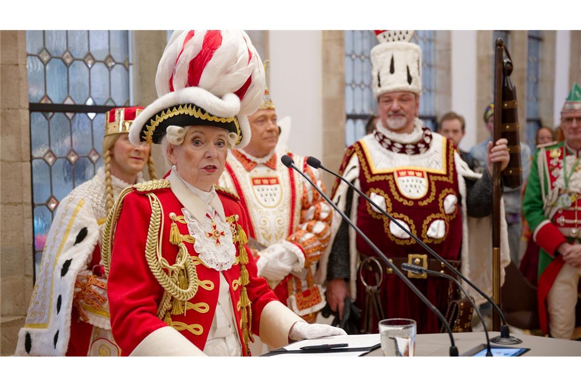 Die Kölner Oberbürgermeisterin Henriette Reker spricht im Historischen Rathaus zum Karnevalsauftakt.