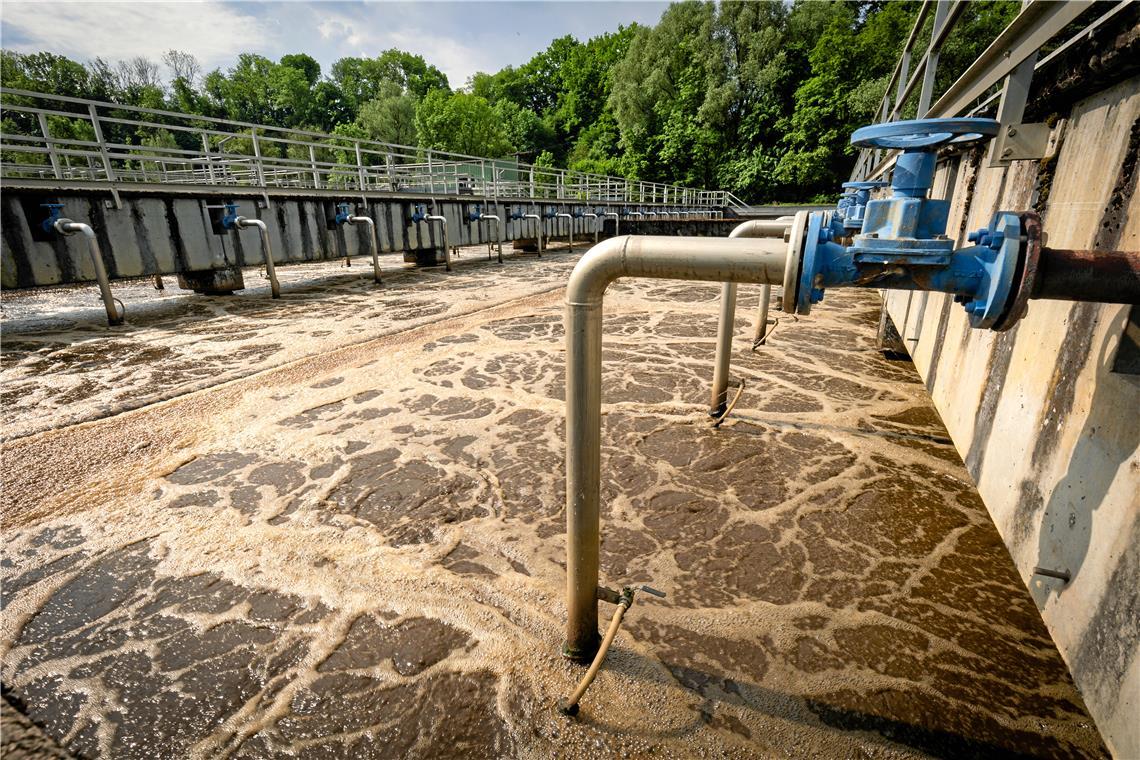 Die Kosten unter anderem für Chemikalien der Kläranlagen sind deutlich gestiegen.  Archivfoto: Alexander Becher