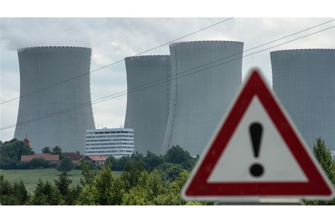 Die Kühltürme des Atomkraftwerkes Temelin.
