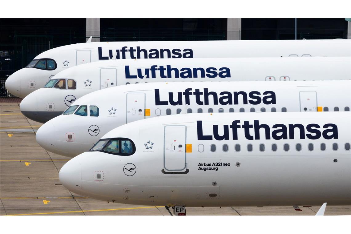Die Lufthansa-Aktionäre dürfen nach mehreren Nullrunden infolge der Pandemie für 2023 wieder mit einer Dividende rechnen.
