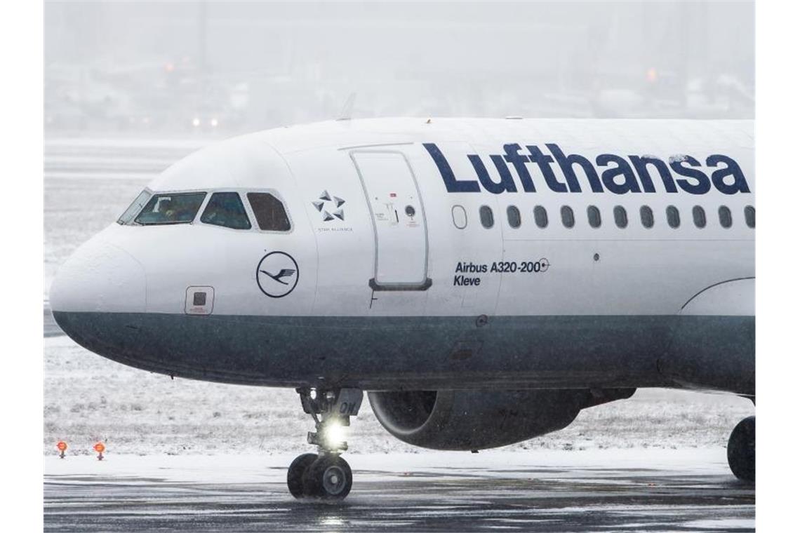 Lufthansa verzichtet auf Entlassung von Piloten Die Lufthansa verzichtet bei ihrer Kernmarke darauf, Piloten zu entlassen. Foto: Silas Stein/dpa