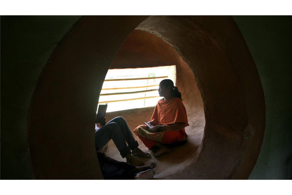 Die „Meti School“ in Rudrapur in Bangladesch. Das von Anna Heringer und Eike Roswag geplante Projekt  hat den den „Aga Khan Award for Architecture“ 2007 gewonnen.