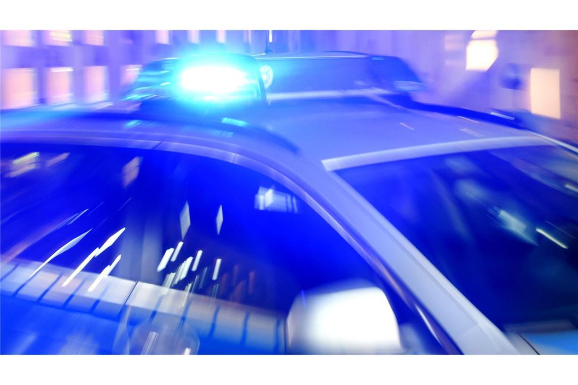 Mann auf Gehweg getötet - Zeugen sahen Baseballschläger Die Mordkommission ermittelt. (Symbolbild)