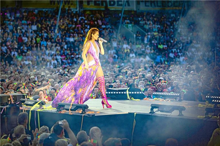 Die Mosaik-Tour von Andrea Berg, hier beim Heimspiel-Open-Air 2019, wird im kommenden Jahr fortgesetzt. Foto: A. Becher