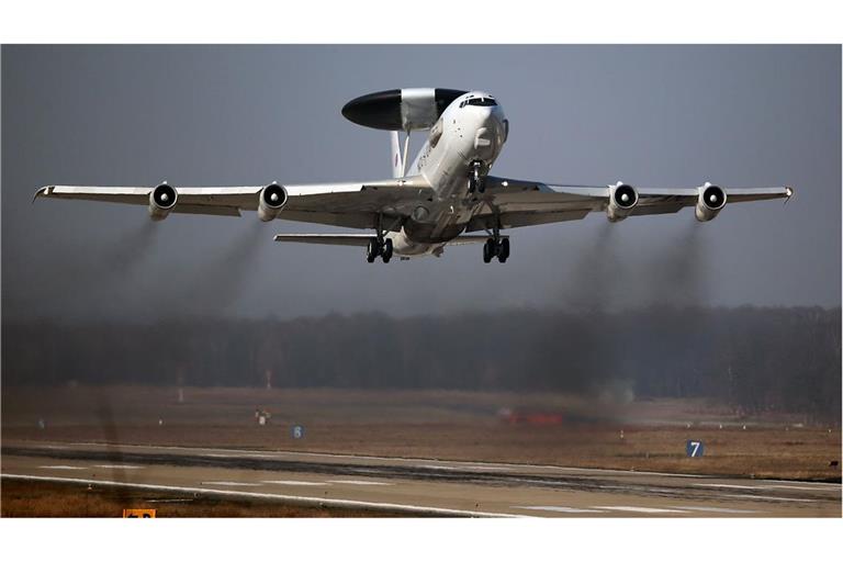 Die Nato hat auf ihrem Luftwaffenstützpunkt im nordrhein-westfälischen Geilenkirchen die zweithöchste Warnstufe ausgerufen. (Archivbild)