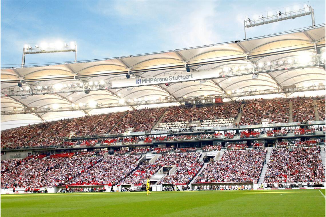 Die neue Haupttribüne ist am Samstag beim VfB-Spiel gegen Eintracht Frankfurt erstmals richtig in Betrieb.