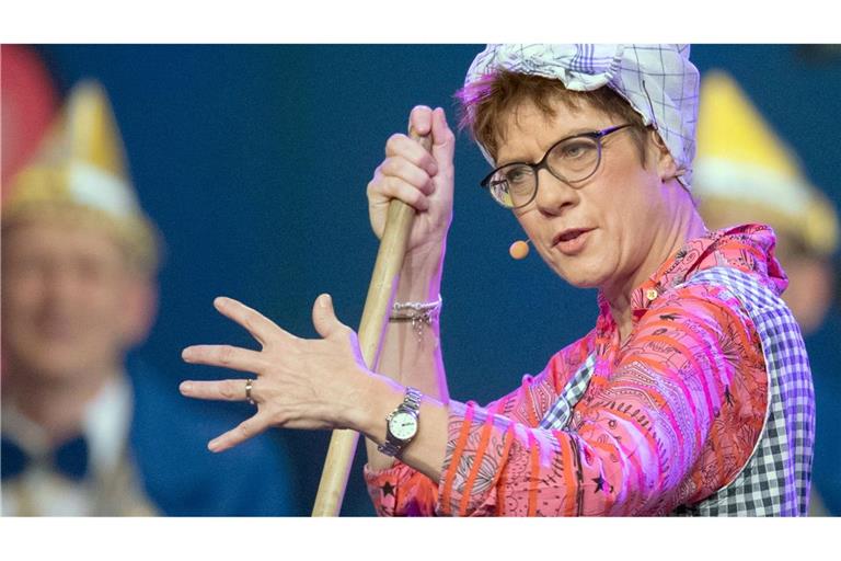 Die Politik bietet noch genug Stoff für Auftritte als Putzfrau Gretel im Karneval, meint Kramp-Karrenbauer, die die Rolle schon oft gespielt hat. (Archivbild)