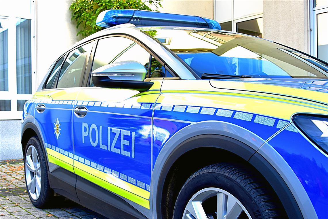 Die Polizei brachte den Unfallfahrer zur Blutentnahme in ein Krankenhaus. Symbolfoto: Tobias Sellmaier