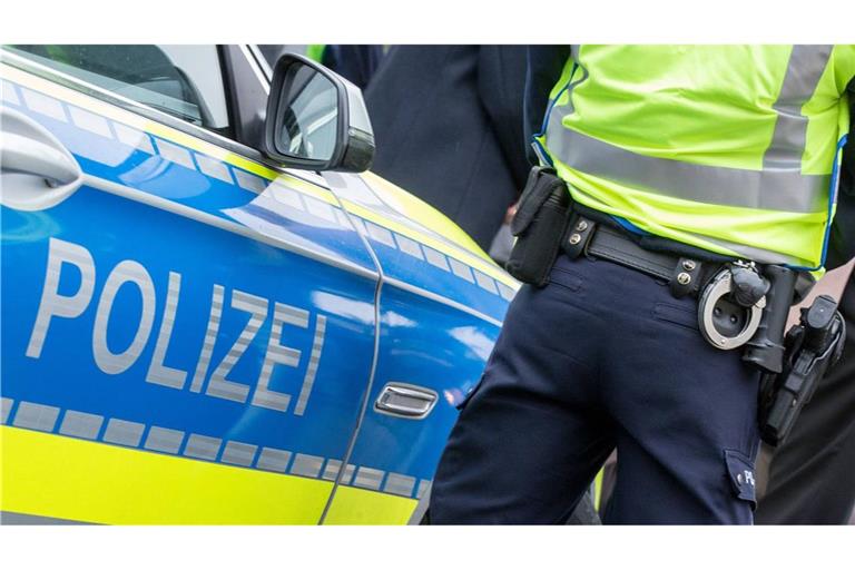 Die Polizei ermittelt gegen die beiden Streithähne. (Symbolbild)