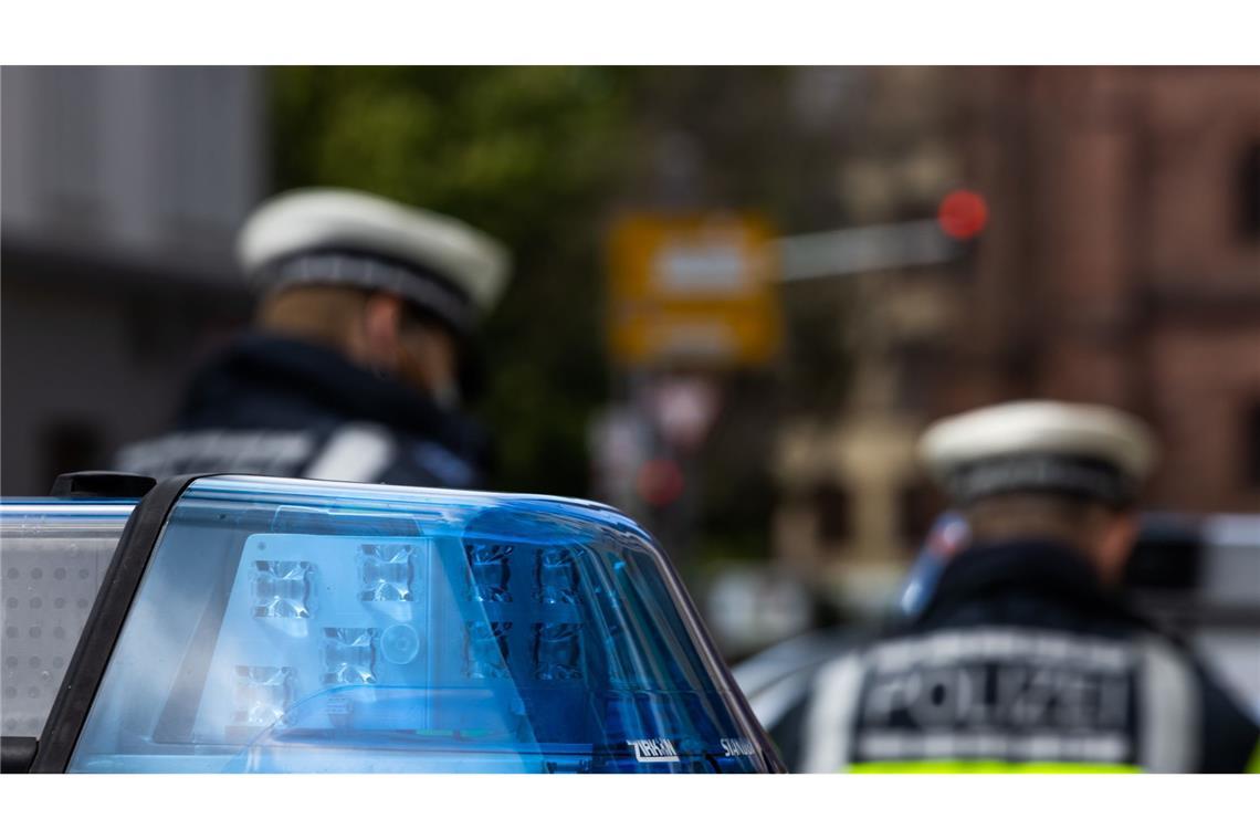 Die Polizei konnte den mutmaßlichen Schützen vor einem Fitnessstudio in Tauberbischofsheim festnehmen. (Symbolbild)