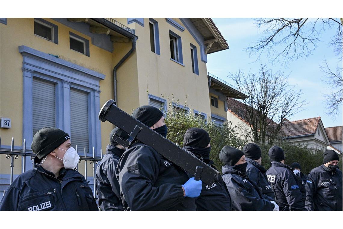 Die Polizei räumte eine Clan-Villa in Berlin.