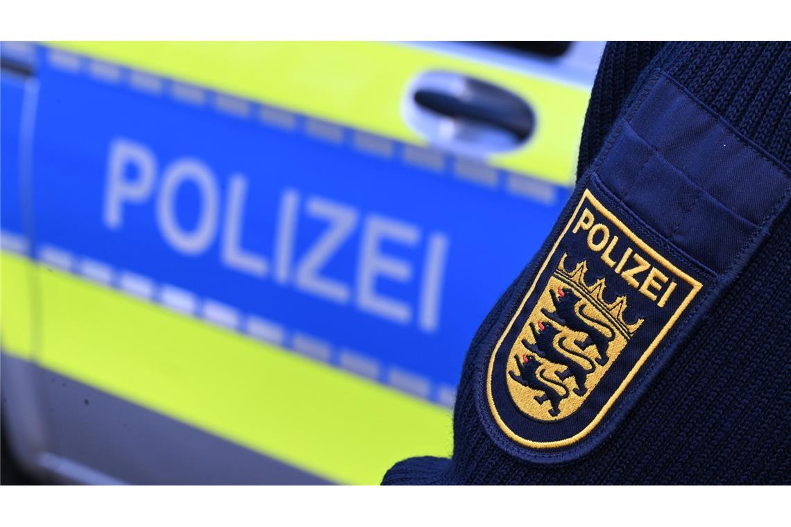 Die Polizei stellte den Angaben zufolge das geklaute Kennzeichen sowie Betäubungsmittel sicher (Symbolbild).