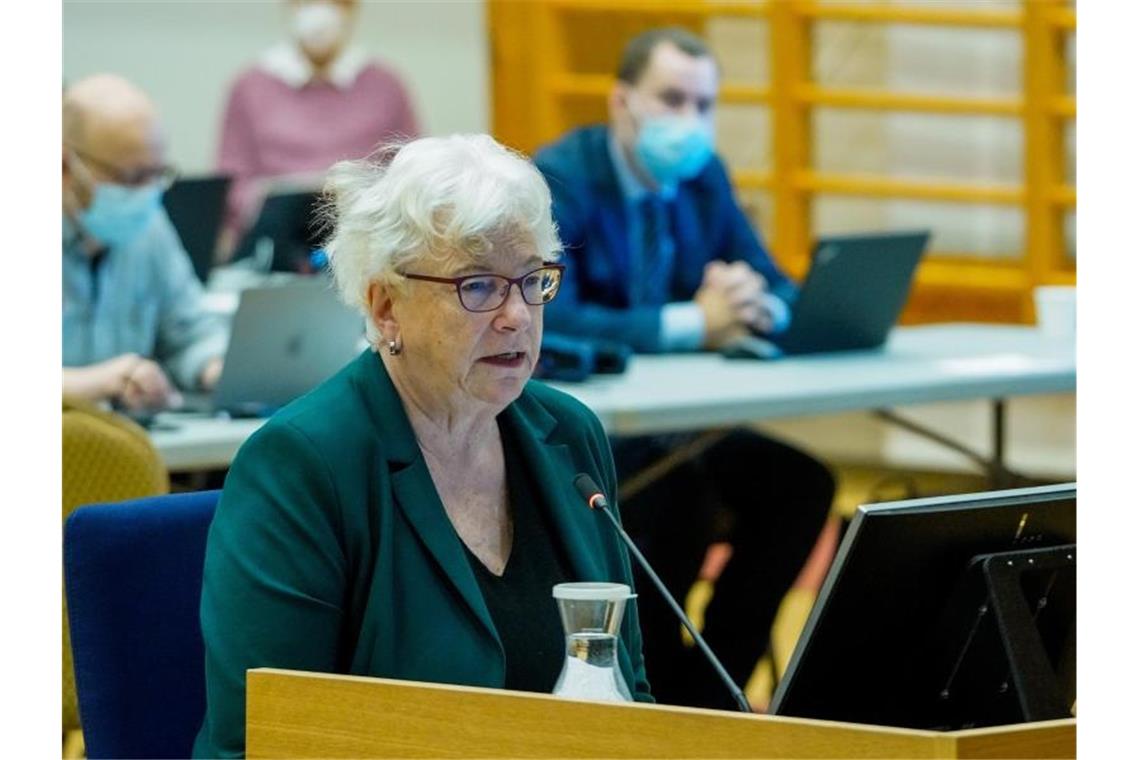 Psychiaterin: Utøya-Mörder Breivik so gefährlich wie zuvor Die Psychiaterin Randi Rosenqvist sagt vor Gericht aus, dass man bei Breivik keine positive Entwicklung sehen könne. Foto: Ole Berg-Rusten/NTB/dpa