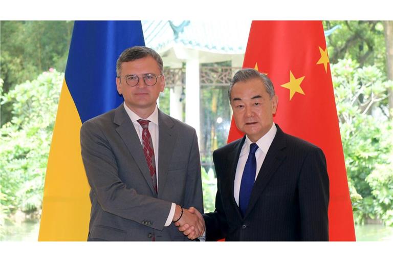 Die Reise des ukrainischen Außenministers Kuleba nach China sorgt für Wirbel.