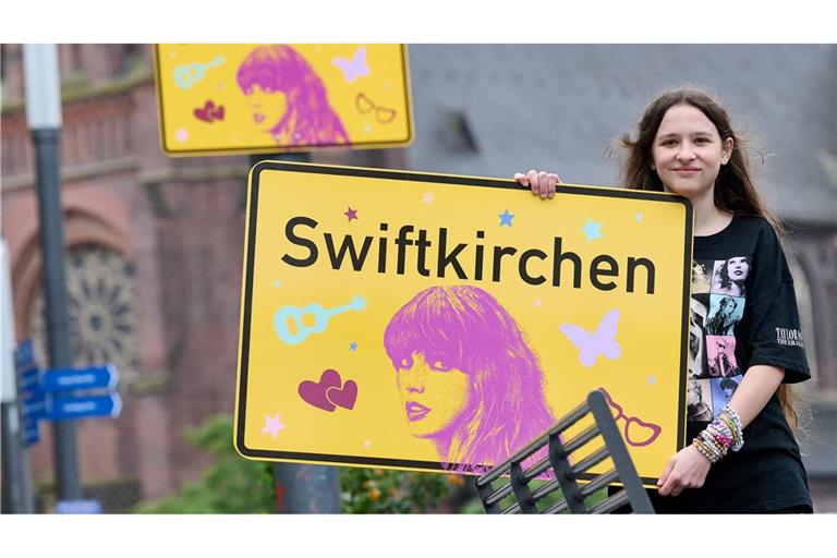 Die Schülerin Aleshanee Westhoff hatte mit einer Petition die Umbenennung angeregt. Das Schild wurde zum begehrten Selfie-Spot.