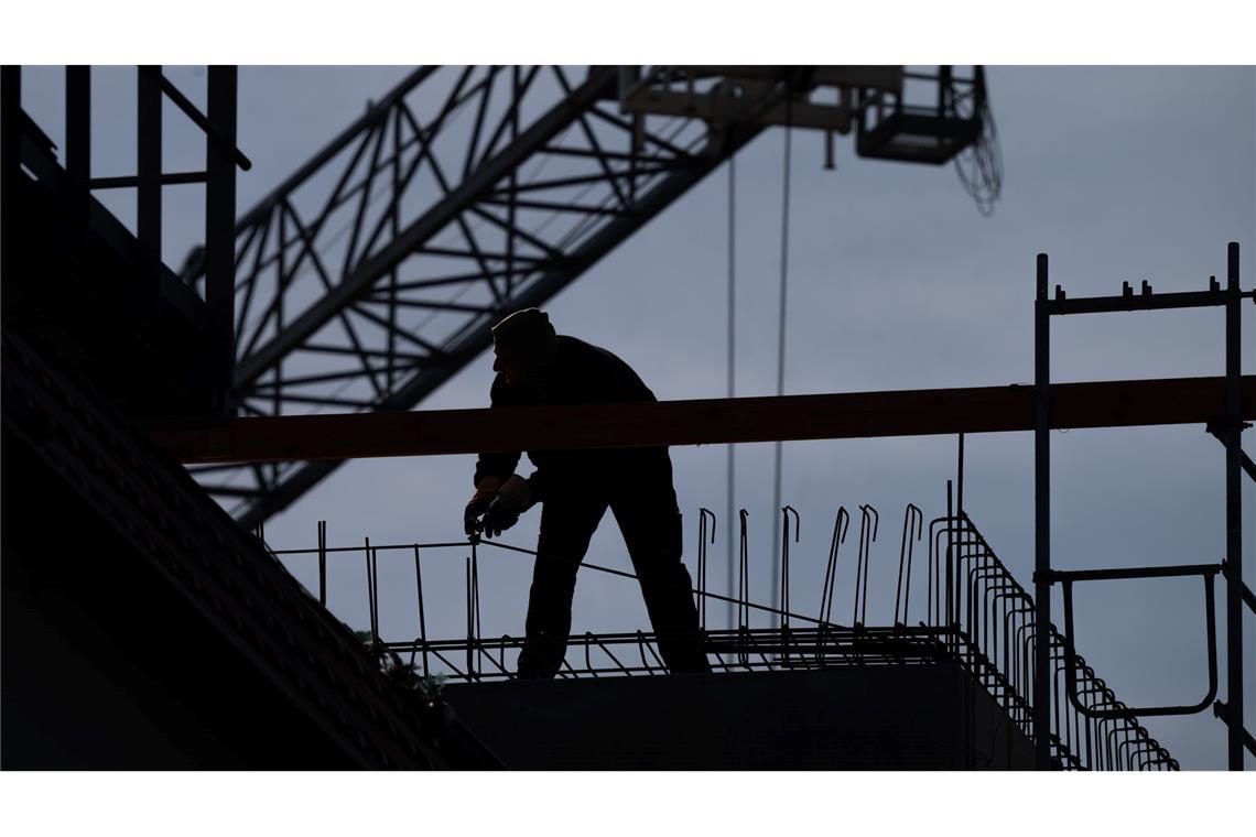 Die Situationen auf einer Baustelle sind oft etwas anders und weniger vorhersehbar als im Büro oder einer Fabrik - und das steigert die Unfallgefahr.