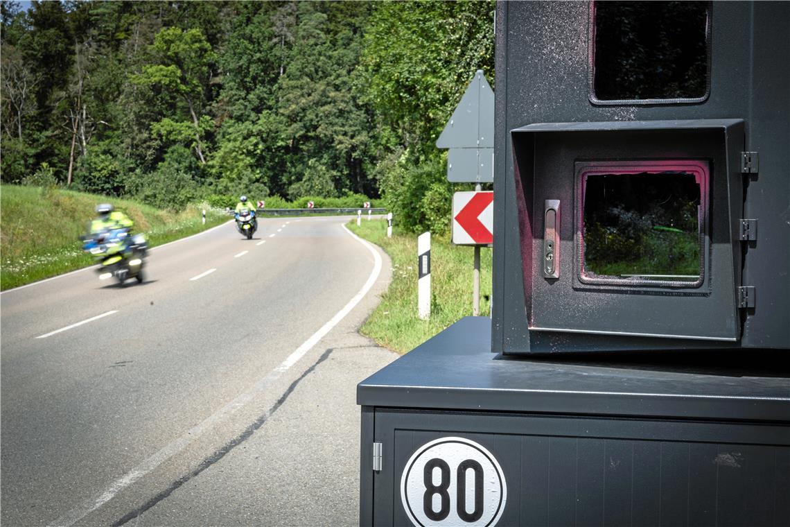 Die sogenannten Enforcement Trailer können Bilder sowohl von vorne als auch von hinten machen. Fotos: Alexander Becher