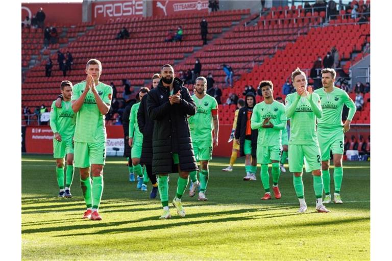 Die Spieler vom SV Sandhausen nach einem Spiel. Foto: Matthias Balk/dpa