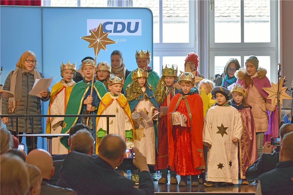 Die Sternsinger singen Lieder beim Dreikönigsempfang der CDU. Foto: Tobias Sellmaier 