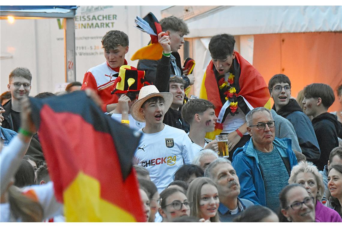 Die Stimmung bei den deutschen Fans in Allmersbach ist bestens.