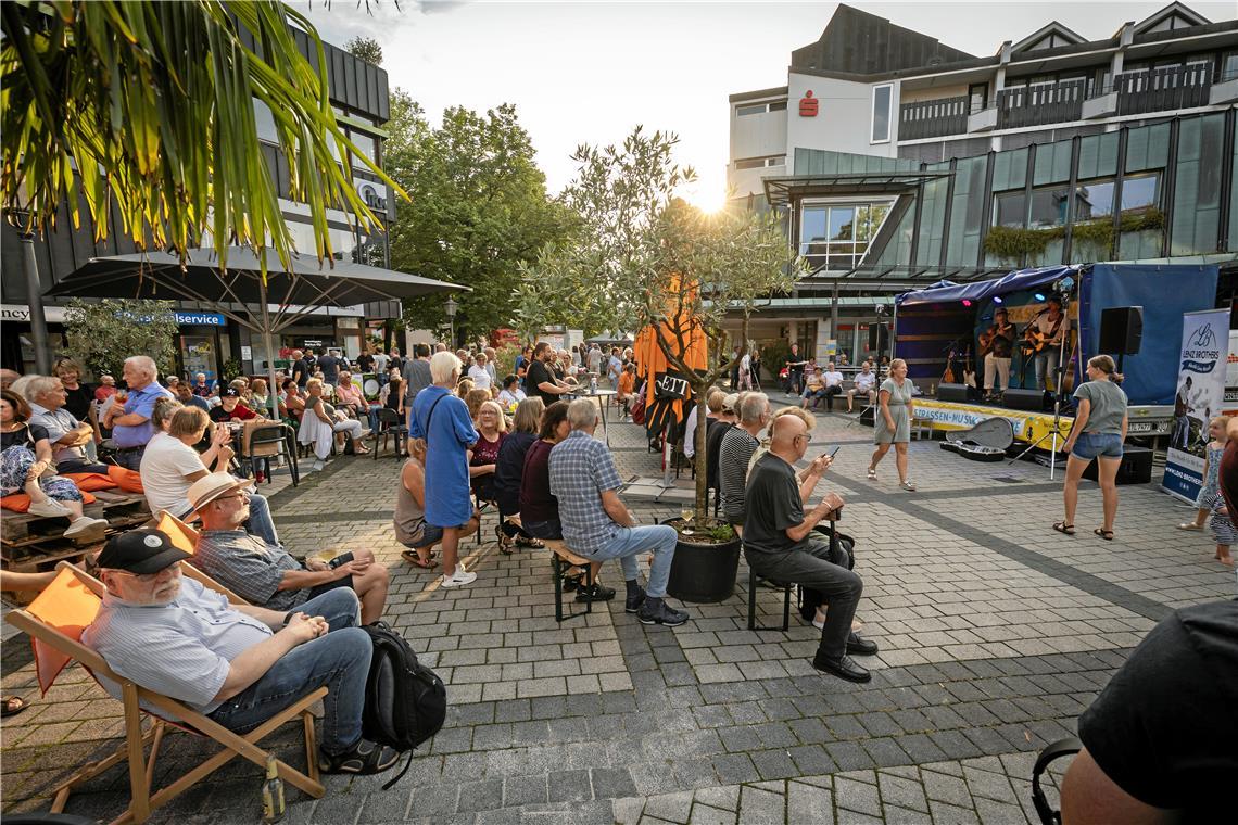 Die Straßenmusiktage waren auch gestern Abend wieser gut besucht.Foto: Alexander Becher