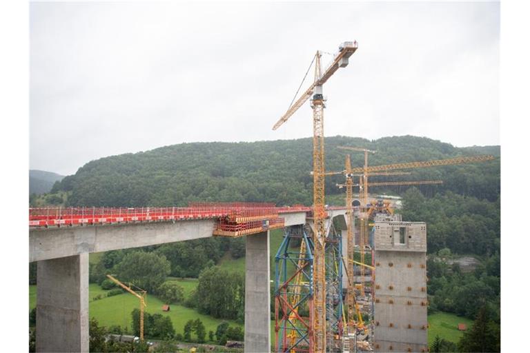 Die teilweise fertiggestellte Filstalbrücke, ein Teil der Neubaustrecke Wendlingen–Ulm. Foto: Sebastian Gollnow/dpa/Archiv