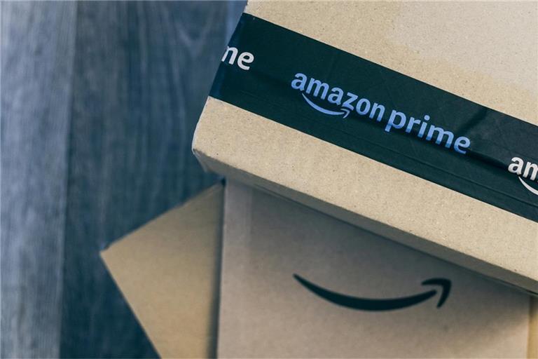 Die Verbraucherzentrale NRW plant eine Sammelklage, um Beiträge von Amazon zurückzufordern.