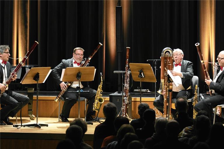 Die vier Fagottisten des SWR Swing Fagottetts zeigen die Vielfältigkeit dieses Instruments bei ihrem Konzert im Backnanger Bürgerhaus. Foto: Alexander Becher