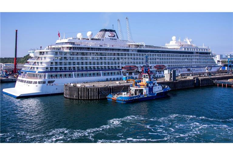 Die "Viking Star" - hier im Hafen von Rügen - macht einen Bogen um die erdbebengeplagte Insel Santorini. (Archivfoto)