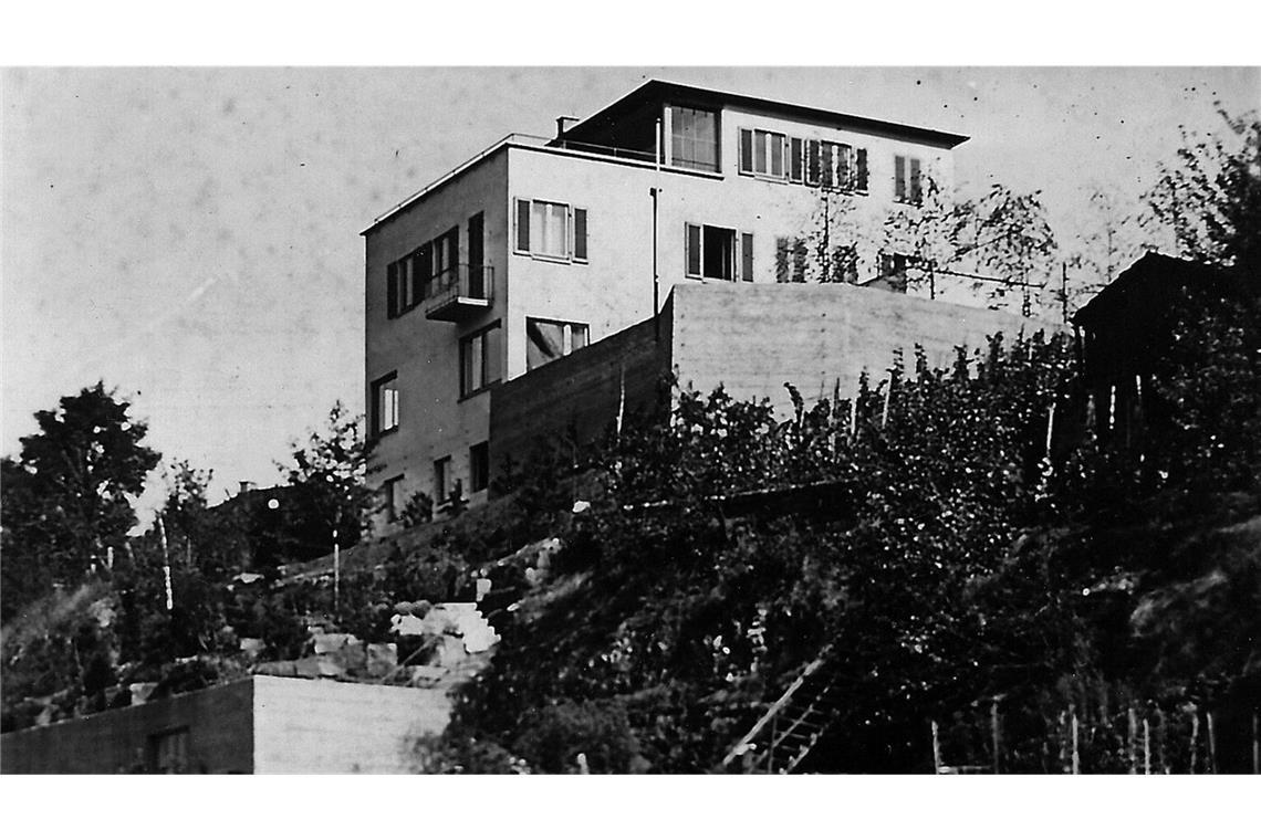 Die Villa Hummel auf der Stuttgarter Halbhöhe ist feinste Bauhaus-Architektur. So sah das Haus von Architekt Clemens Hummel 1932 aus. Es war noch sehr wenig bebaut auf dem Hügel in der einstigen Heinrich-Heine-Straße in Stuttgart.