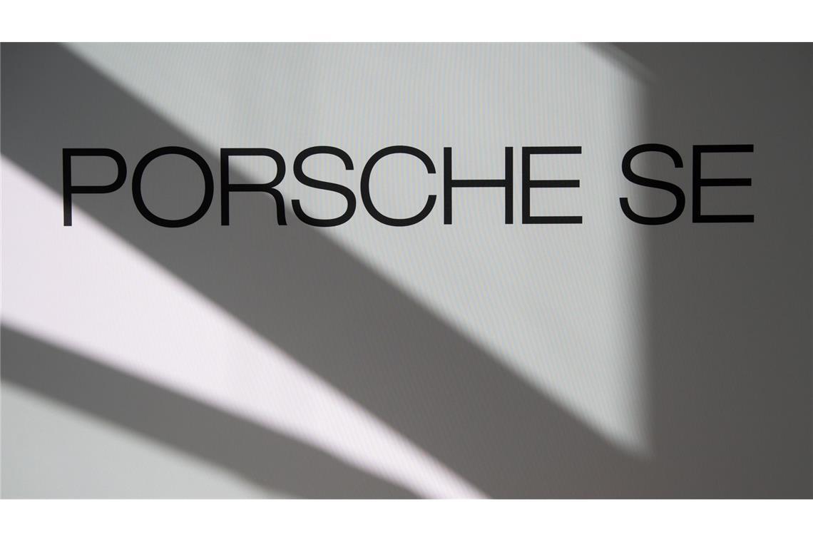 Die Volkswagen-Eigentümerholding Porsche SE plant keinen Verkauf von VW-Aktien. (Archivbild)