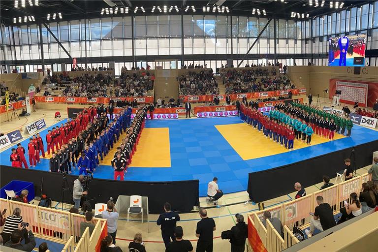 Die Vorstellung der acht Teams beim Final-Four-Turnier. Foto: BKZ