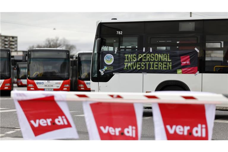 Die Warnstreiks im privaten Omnibusgewerbe werden fortgesetzt (Symbolfoto).