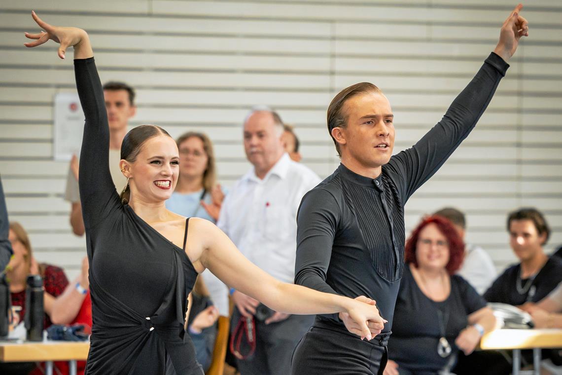 Die Weissacher Katja Spieß und Elvis Howe holen Bronze in der Gruppe D. Foto: Alexander Becher