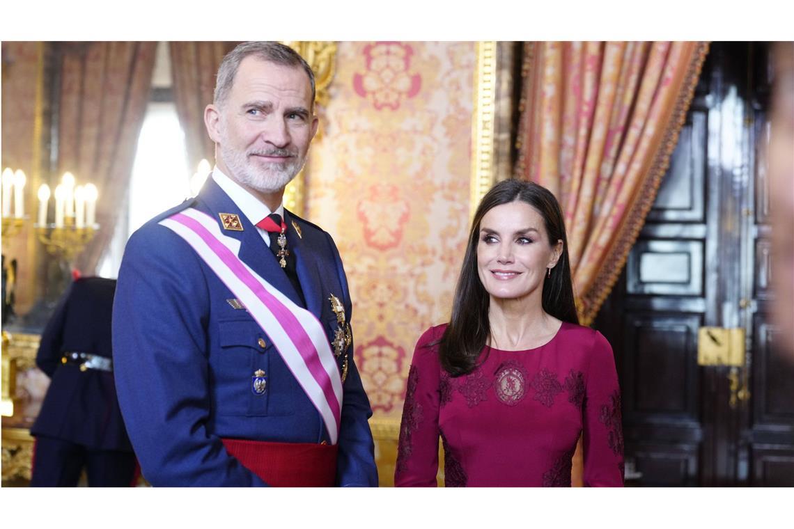 Die Zustimmung in der Bevölkerung steigt: Königin Felipe von Spanien und seine Gattin Königin Letizia können sich entspannen.