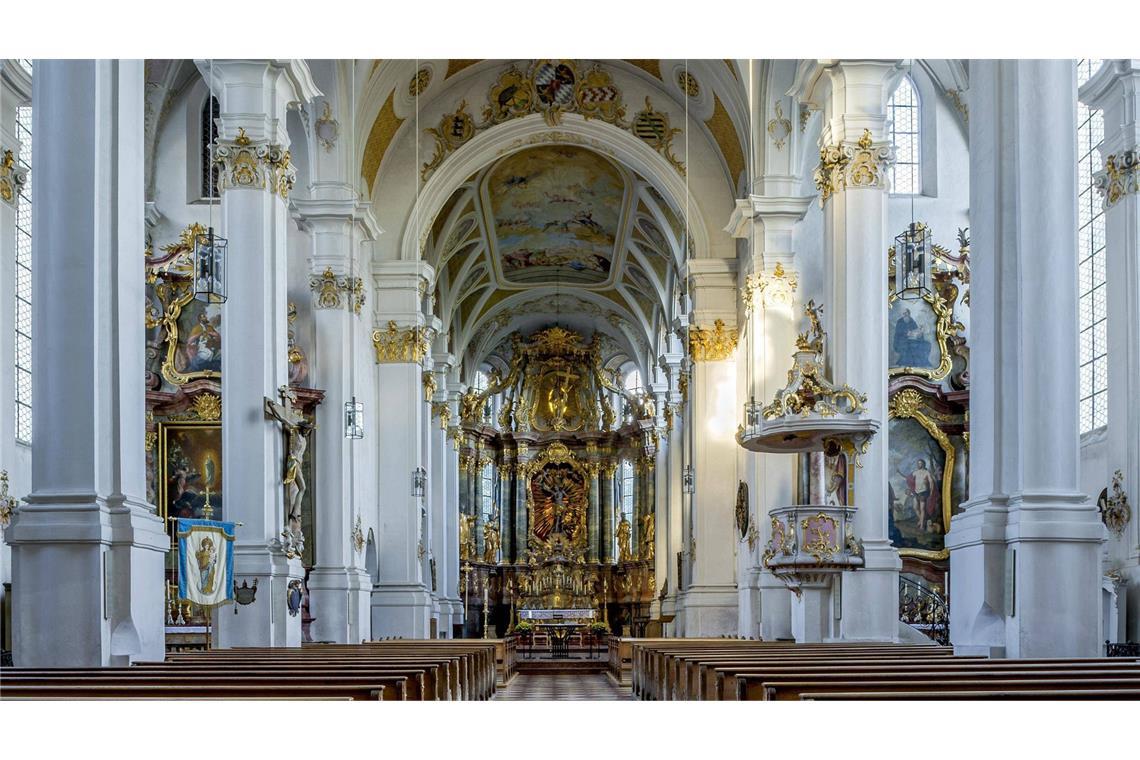 Diebe haben aus der St. Sebastian Kirche in Ebersberg ein Fass mit Gummiharz für Weihrauch gestohlen. (Archivbild).