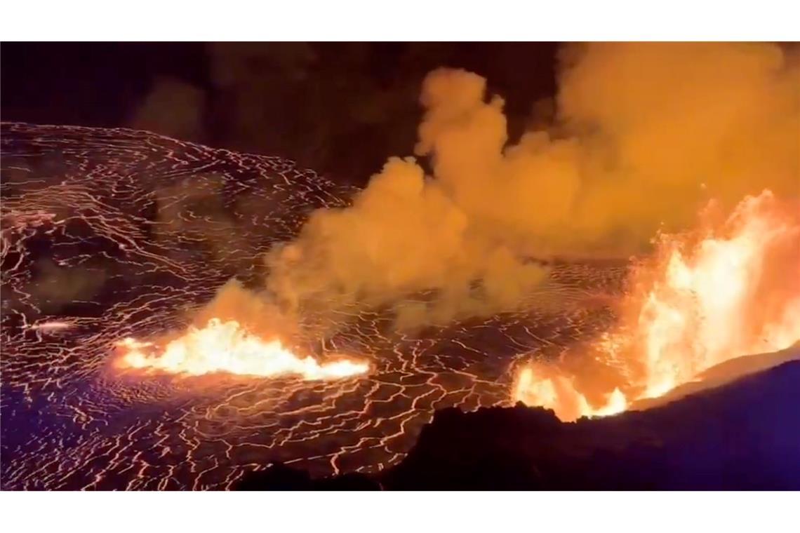 Dieses Bild aus einem vom U.S. Geological Survey zur Verfügung gestellten Video zeigt den Kilauea-Vulkans auf Big island, Hawaii.