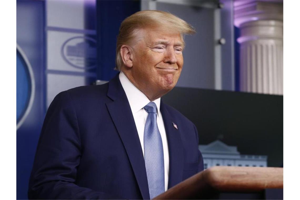 Mehrheit der Amerikaner befürwortet Trumps Krisenmanagement Donald Trump vergangenes Wochenende während einer Pressekonferenz zu weiteren Maßnahmen gegen die Corona-Krise. Foto: Patrick Semansky/AP/dpa