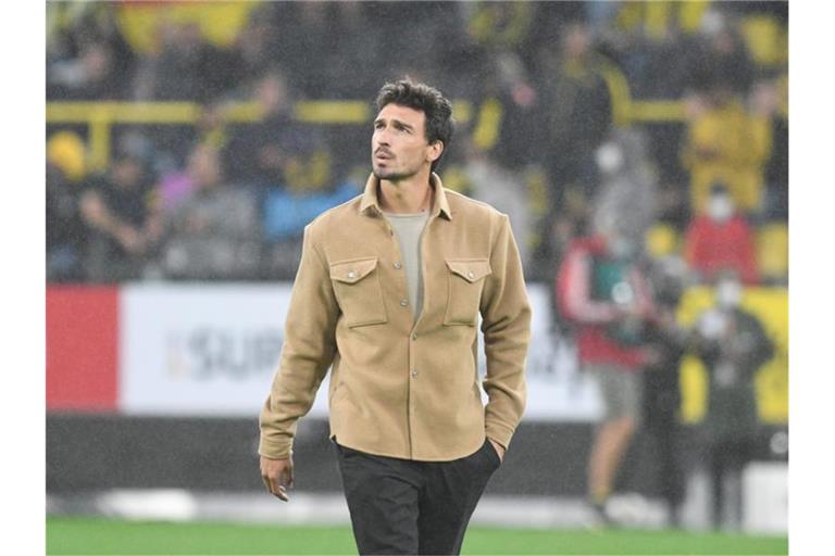 Dortmunds Abwehrspieler Mats Hummels kommt ins Stadion. Foto: Bernd Thissen/dpa/Archivbild