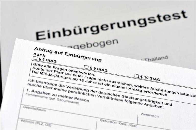 Drei Brüder fälschten Sprachtests sowie Bescheide über Einbürgerungstests. Symbolfoto: nmann77/stock.adobe.com