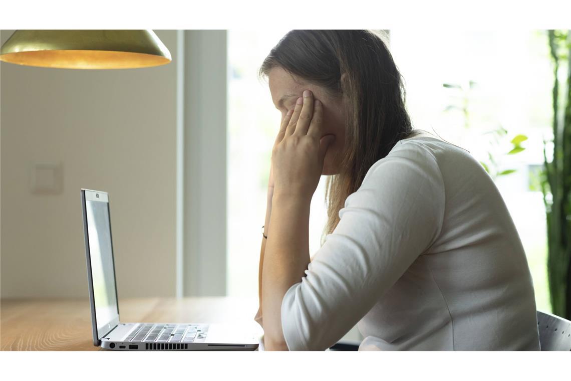 Drei von vier Unternehmen, in denen Homeoffice grundsätzlich möglich ist, wollen es unverändert beibehalten. Das geht aus einer Umfrage des Ifo-Instituts hervor. (Symbolbild)