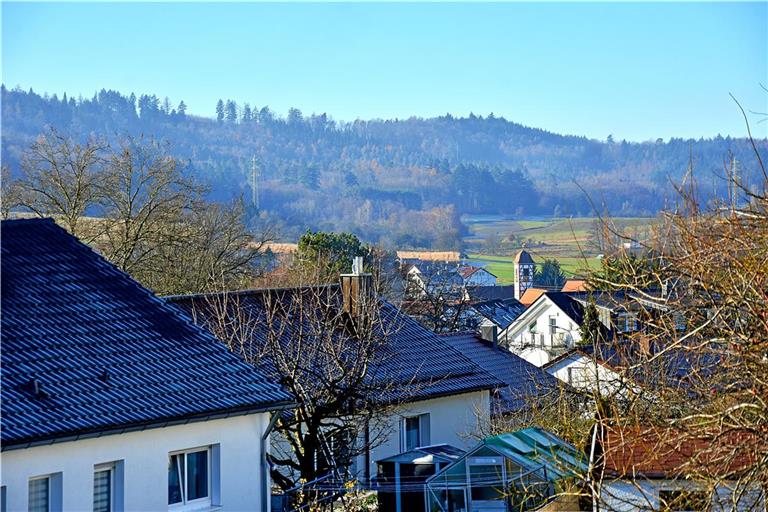 Drei Windräder sollen nach Plänen der Stadtwerke Backnang und Winnenden im Waldgebiet Hörnle bei Allmersbach im Tal entstehen – aber wohl nicht vor 2028. Archivfoto: Tobias Sellmaier 