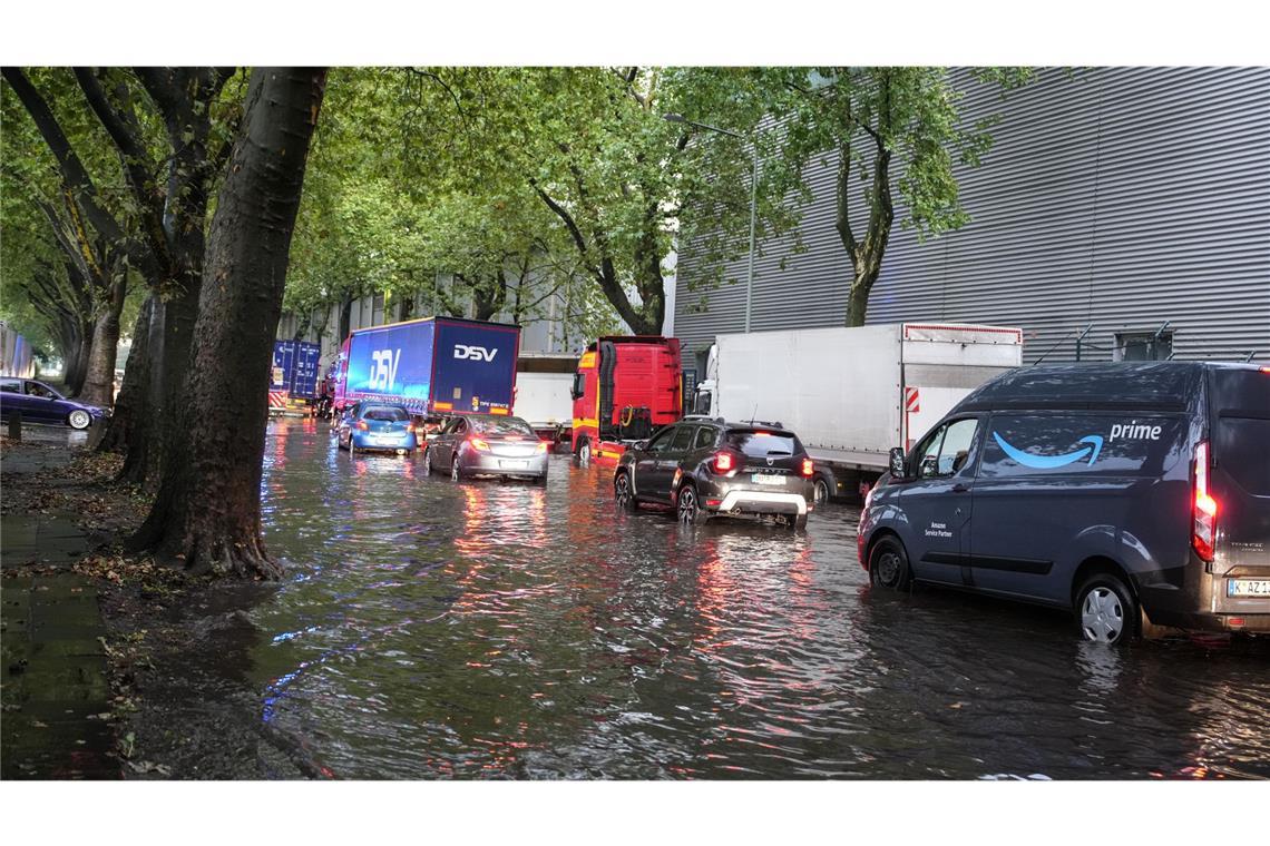 Durchziehende Gewitter haben in Nordrhein-Westfalen mancherorts für große Regenmengen in kurzer Zeit gesorgt.