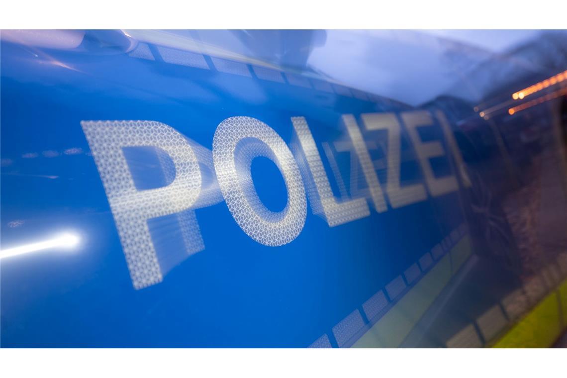 Ein 21-Jähriger flüchtete mit einem gestohlenem Auto und verletzte dabei sieben Menschen.