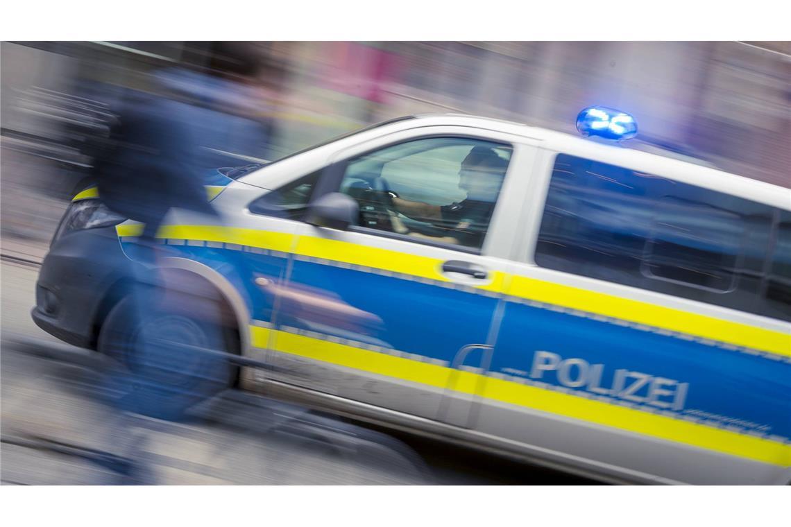 Ein 38-Jähriger war zwei Jahre lang auf der Flucht. Bei einer Routinekontrolle in Freiburg konnte er festgenommen werden (Symbolfoto).