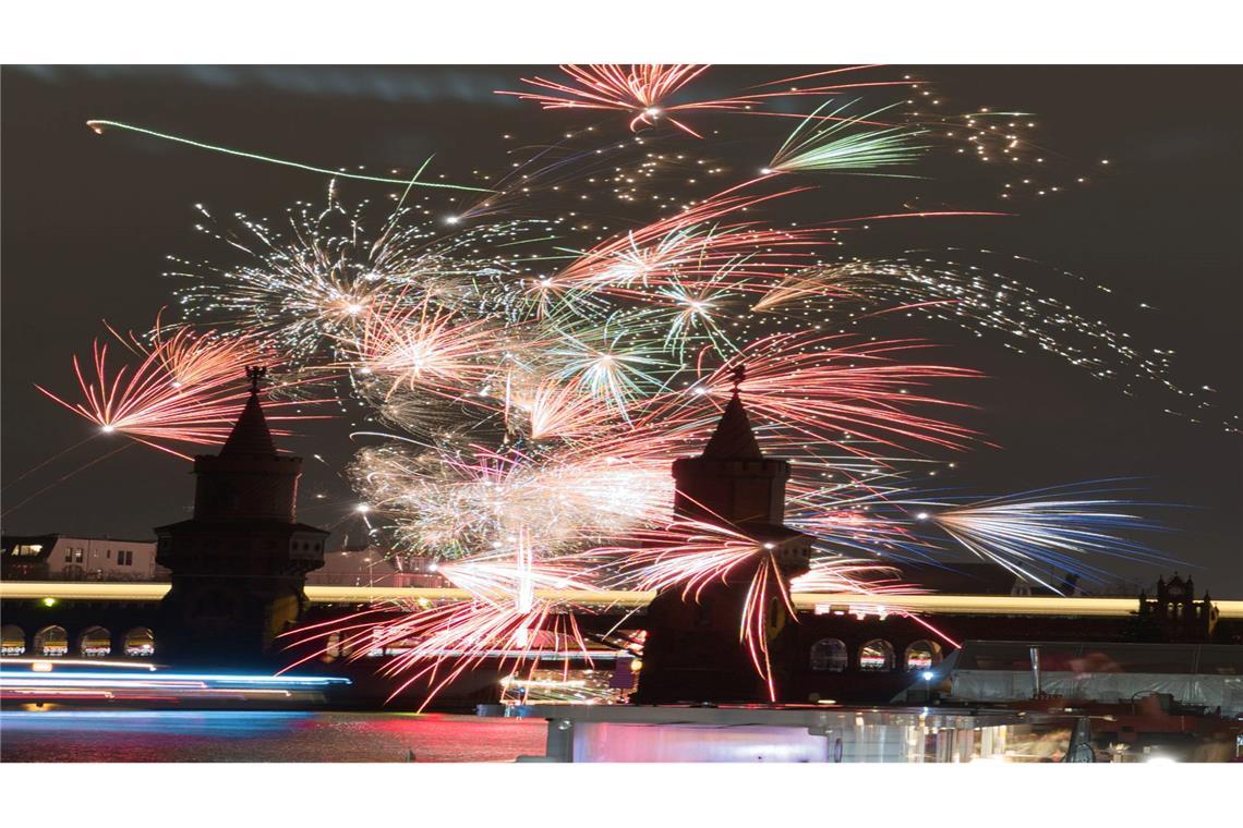 Ein buntes Feuerwerk gab es in Berlin.