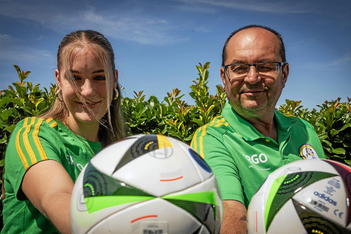 Ein einmaliges Erlebnis und viele Erfahrungen liegen hinter den beiden Volunteers. Fiona Sachs und Silvio Kovac haben aufregende Tage hinter sich und sind zufrieden. Foto: Alexander Becher