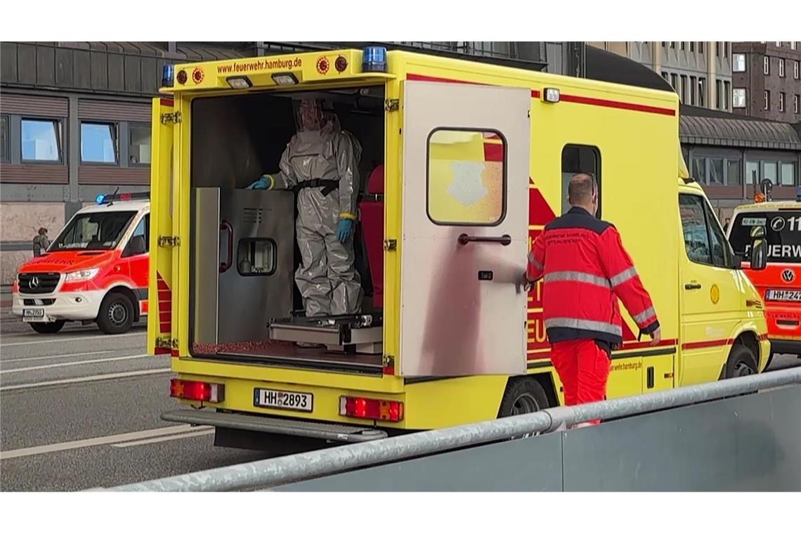 Ein Einsatzwagen am Hamburger Hauptbahnhof