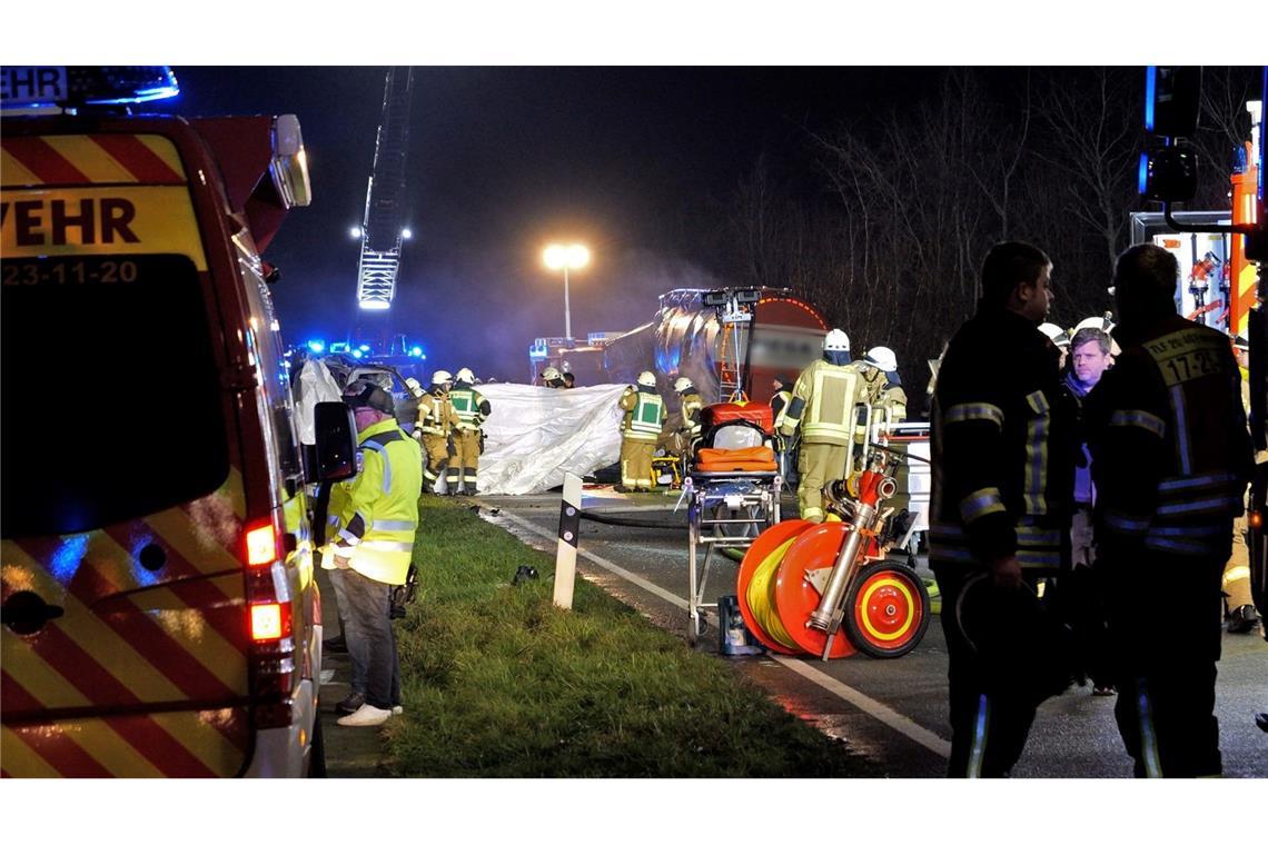 Ein Großaufgebot von Feuerwehr und Rettungskräften war im Einsatz.