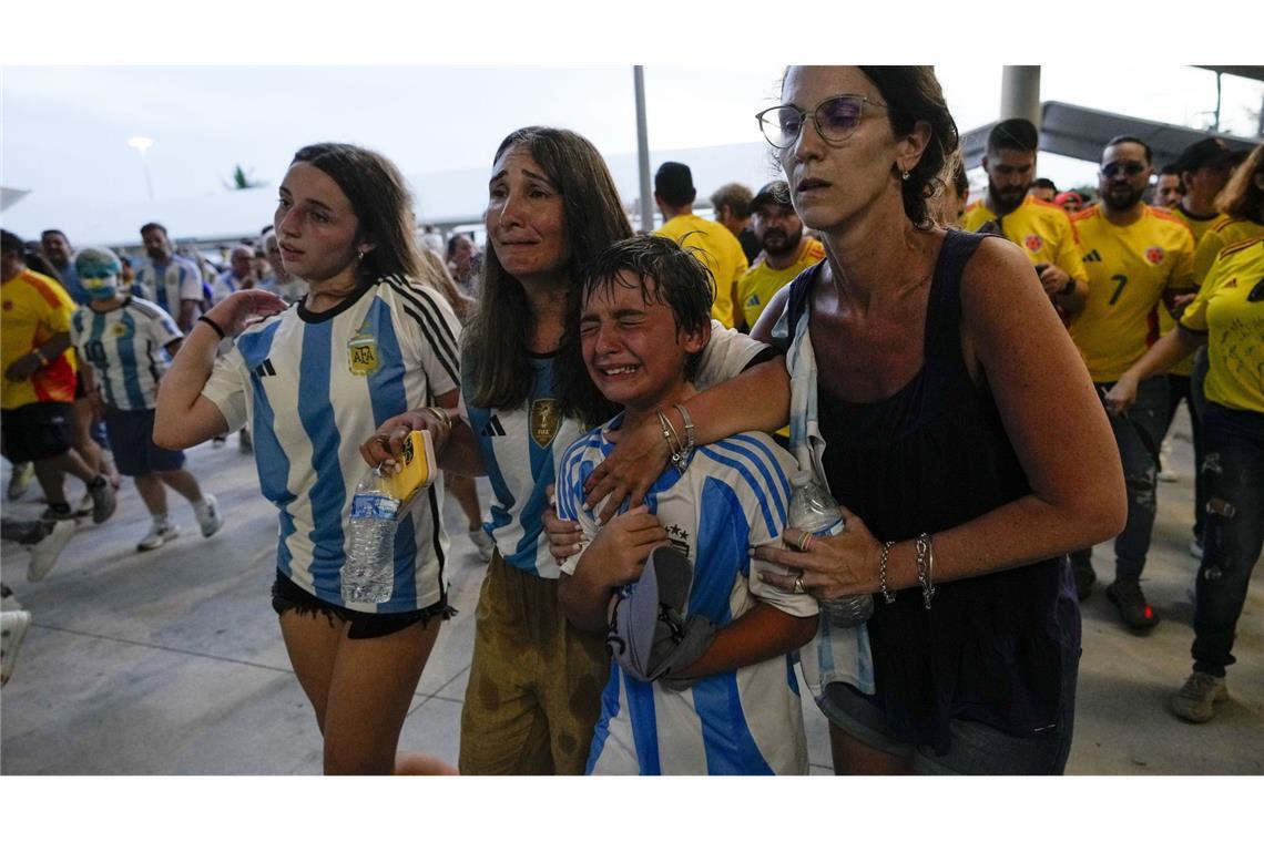 Ein Junge weint – vor dem Finale in Miami brach Chaos aus.